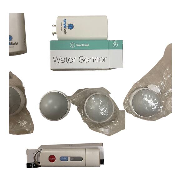 SimpliSafe Bundle Base Station, Keypad, Panic, Water, Motions, Freeze, Key Fob - Picture 3 of 14